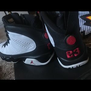 Air Jordan 9 Retro BG. White/True Red- Black